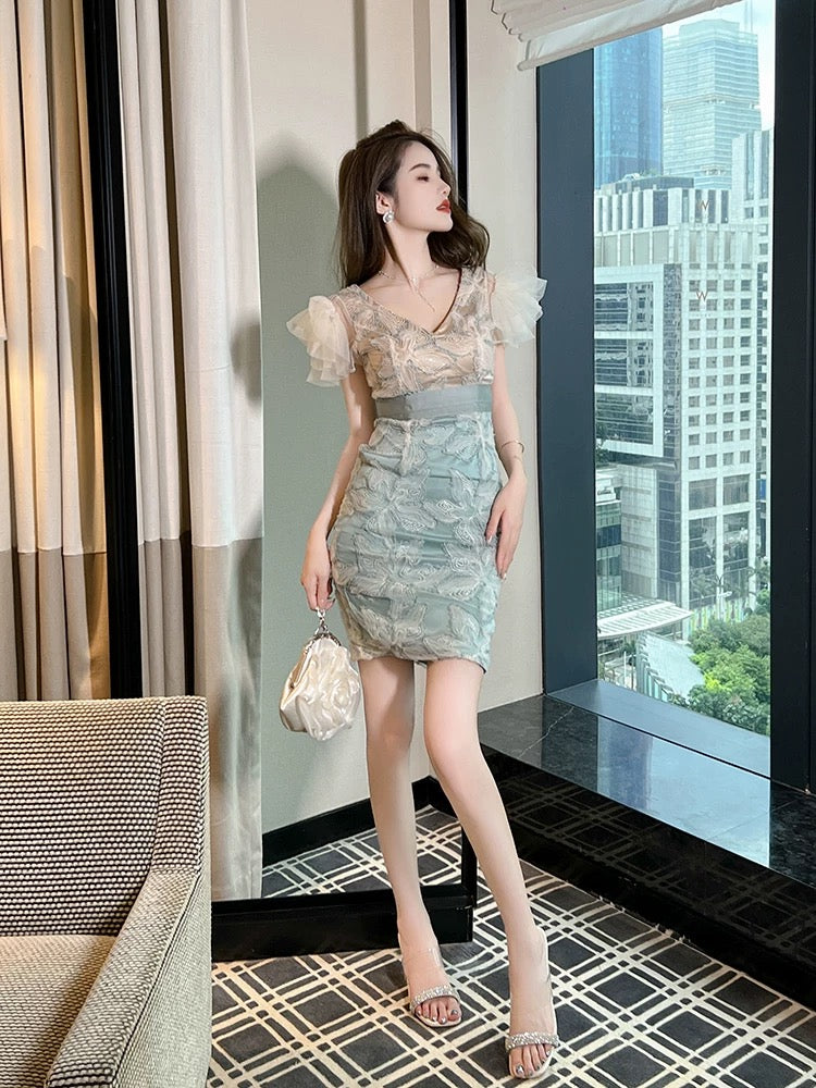 French style puff sleeve skirt for women summer 2025 new style stylish age-reducing v-neck hip dress for petite
