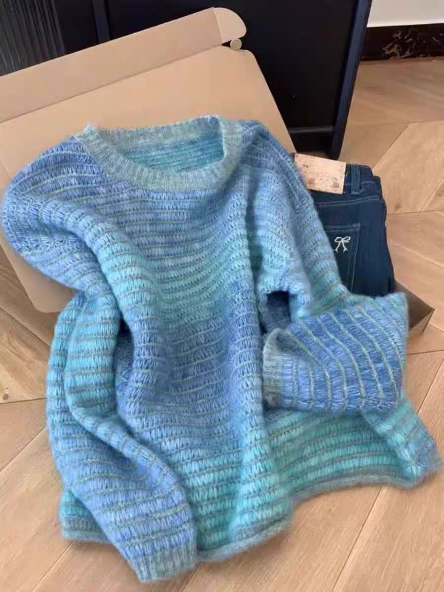 Korean style blue gradient knit sweater for women, 2025 autumn and winter new style, loose fit, soft and cozy pullover sweater for petite women.