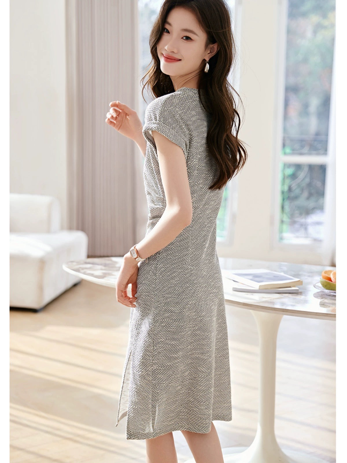 Mohan Yimei off-shoulder short-sleeved split slit over-the-knee dress for women 2024 summer new round neck pleated skirt