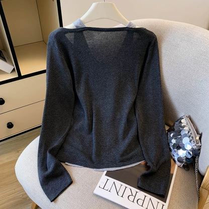 A must-have! This color-blocked halter neck faux two-piece knit top is a new autumn style for women, featuring a youthful and slimming design.