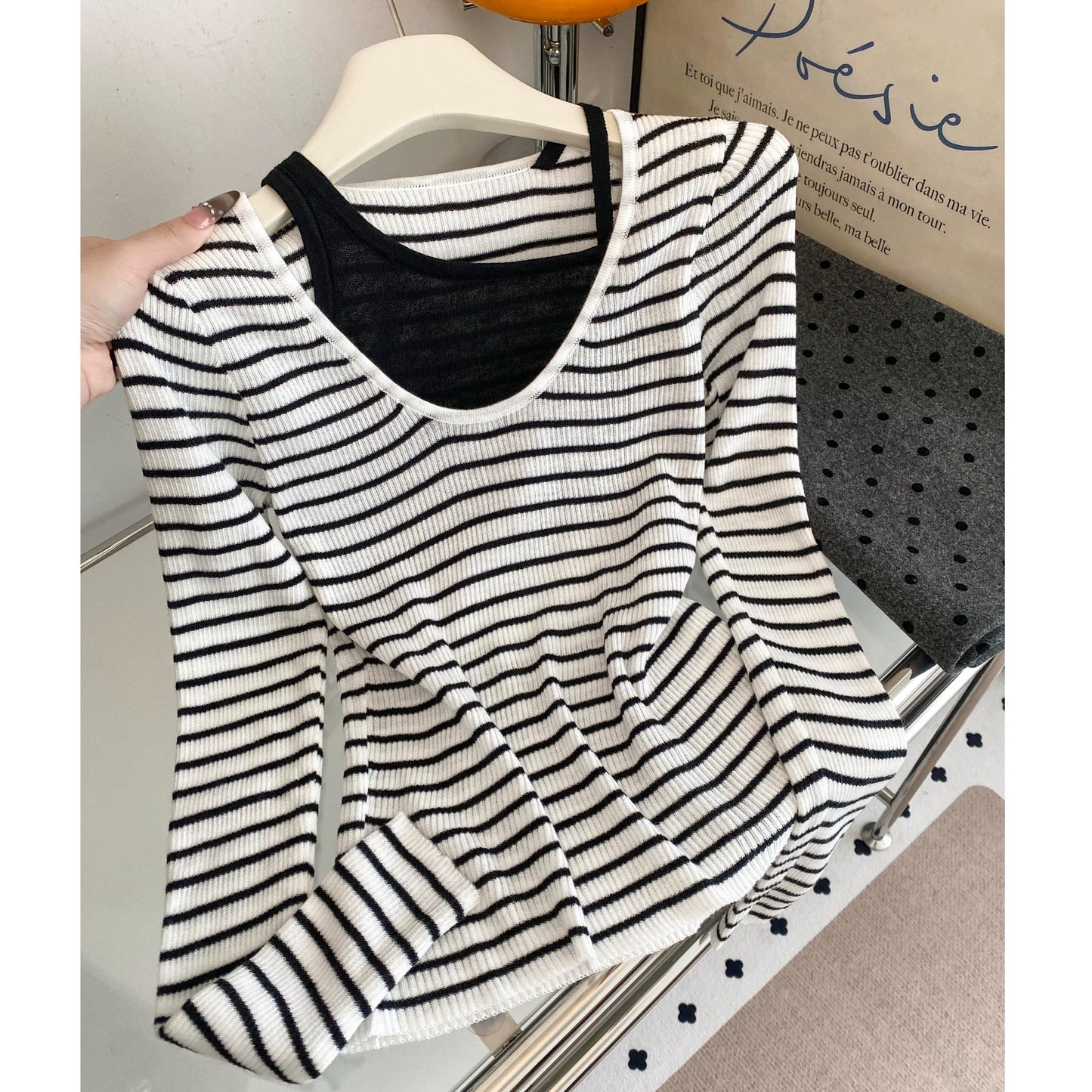 A must-have! This Korean-style striped patchwork faux two-piece knit top is a new autumn style for women, exuding a sophisticated and slimming feel.