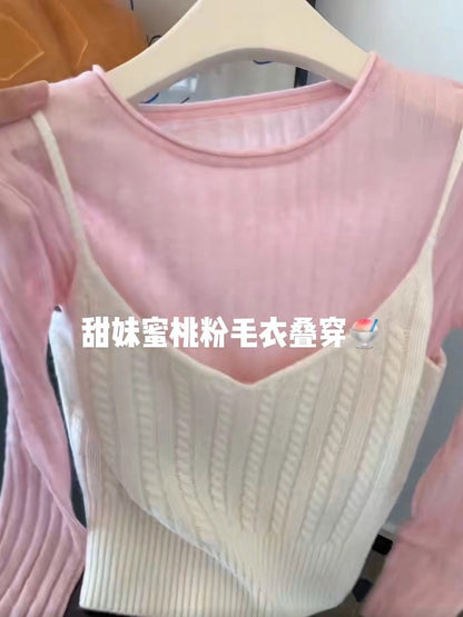 A must-have for me! This Korean-style chic pink long-sleeved knit top and V-neck camisole set is perfect for an early autumn look.