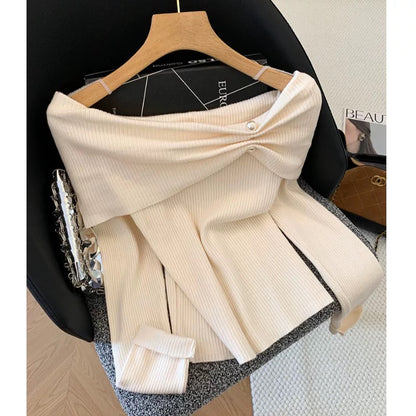A must-have! This beaded off-the-shoulder long-sleeved knit sweater is a new autumn style for women, exuding a sophisticated and elegant off-the-shoulder look.