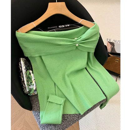 A must-have! This beaded off-the-shoulder long-sleeved knit sweater is a new autumn style for women, exuding a sophisticated and elegant off-the-shoulder look.
