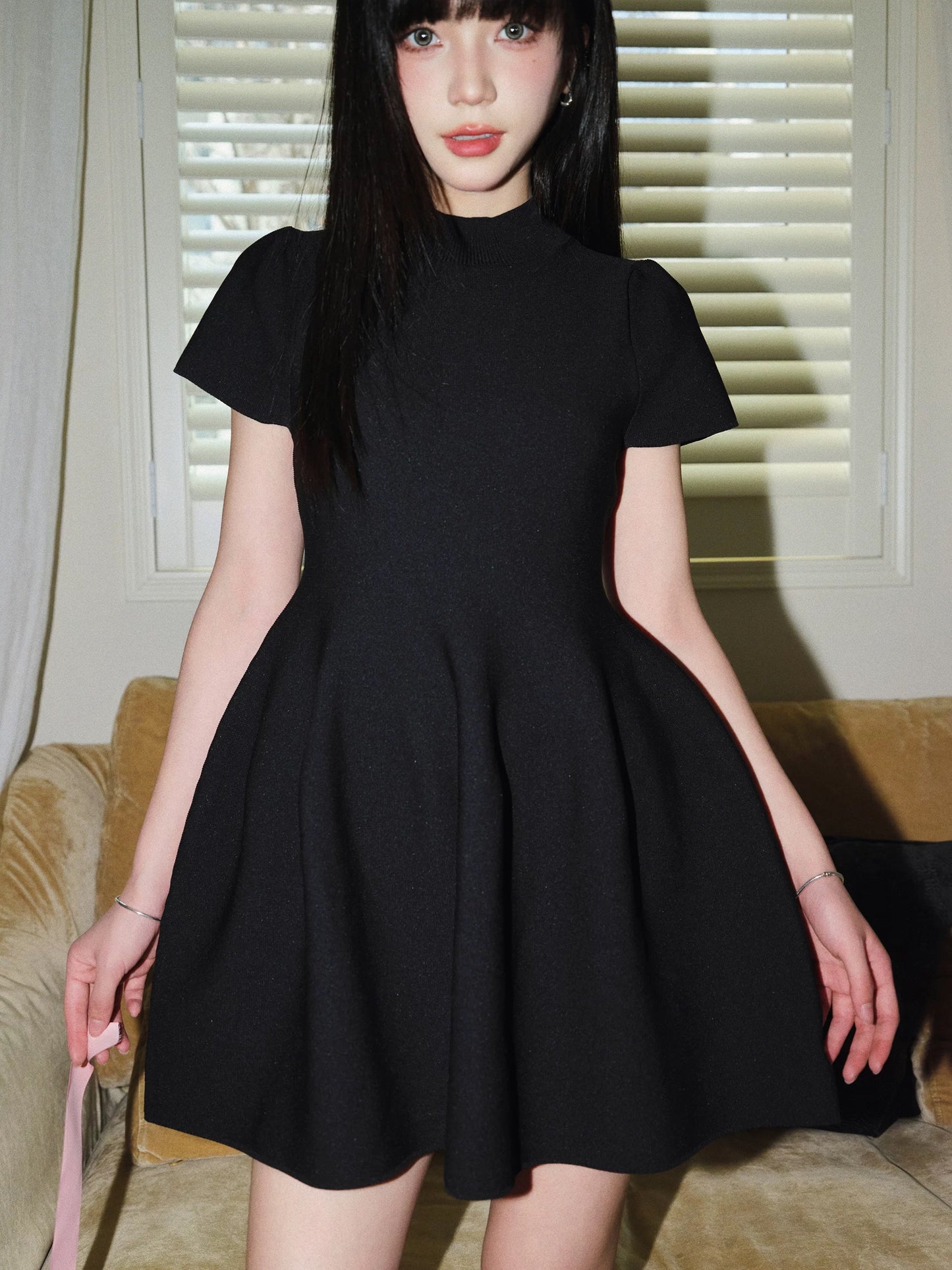 avenement/high-end short-sleeved knitted dress women's waist slimming A-line tutu skirt temperament little black dress