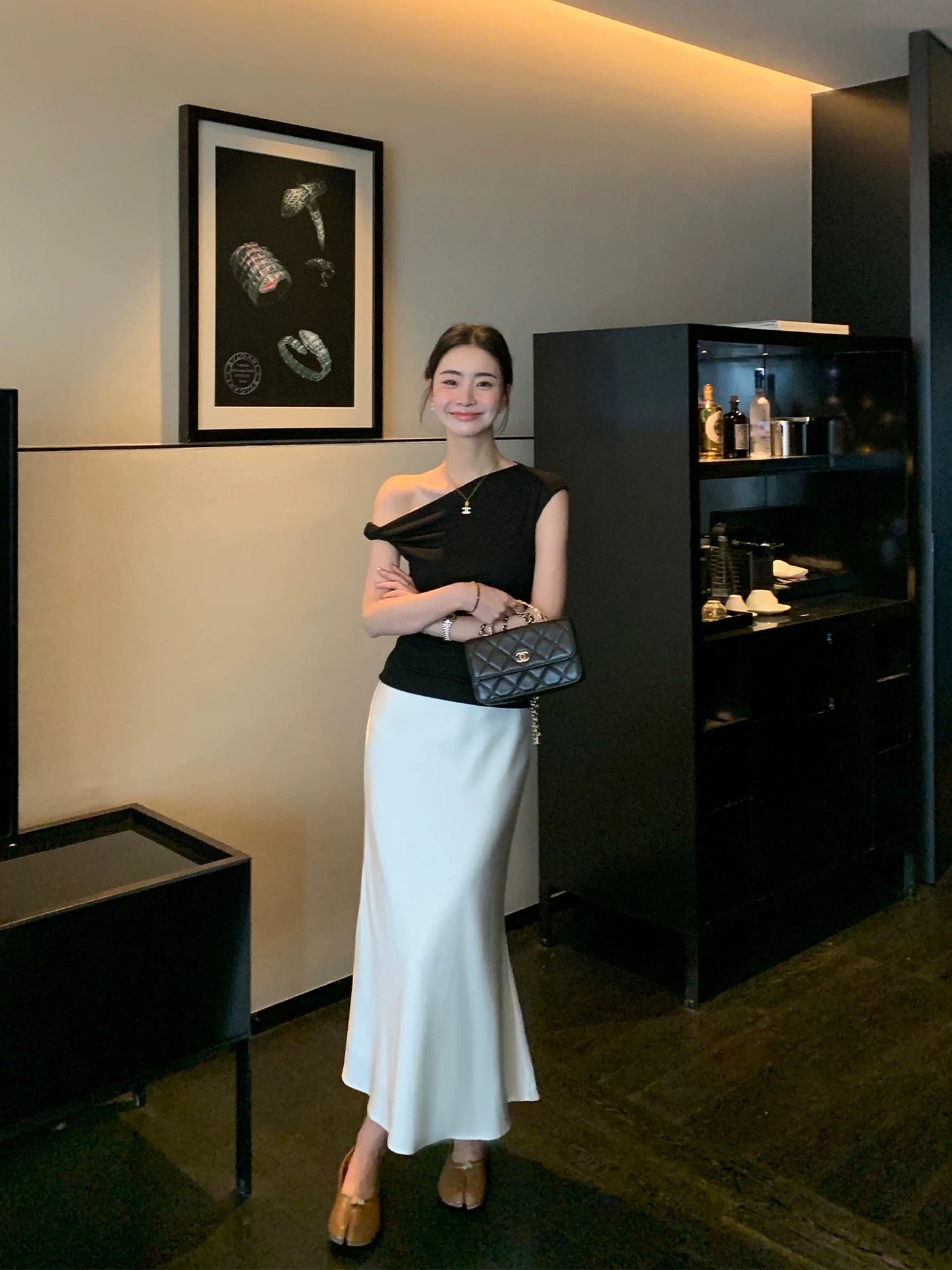 Pusumede Black Satin High-End Midi Skirt for Women, Summer Long Skirt, Elegant and Slimming Fishtail Skirt