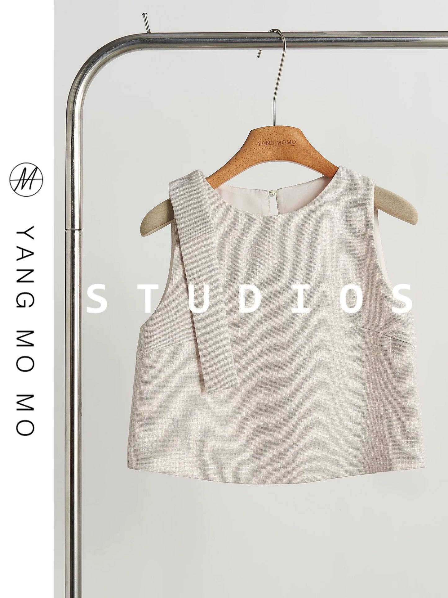 French  style sleeveless vest temperament age-reducing top skirt suit 2025 new women's summer wear