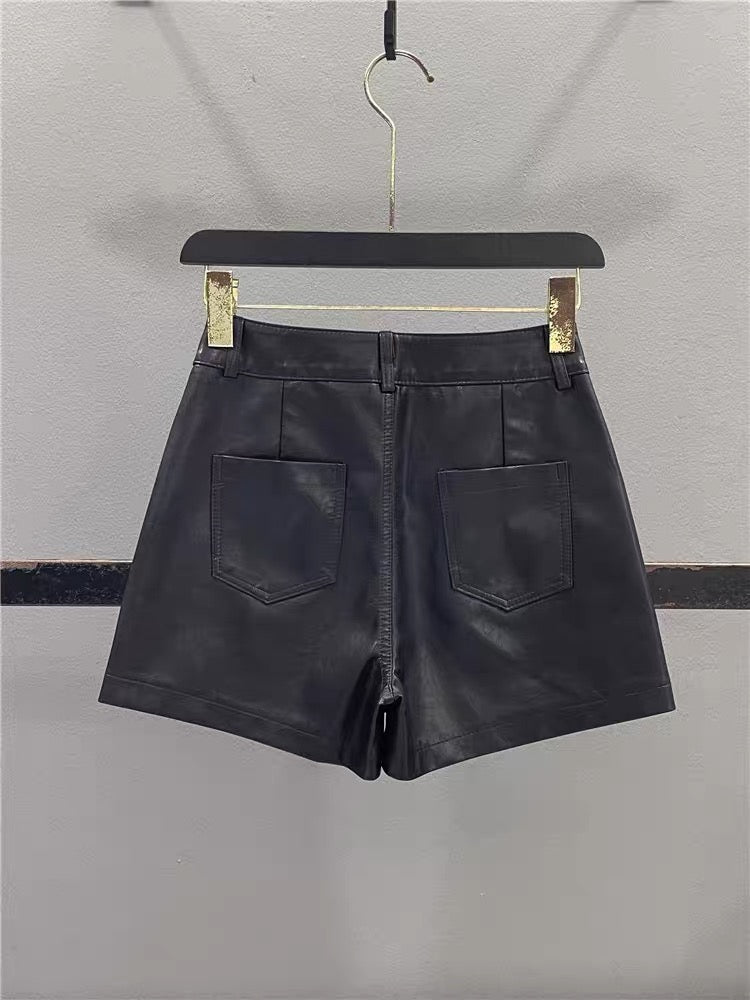Women's High-Waisted PU Leather Utility-Style Skort – 2026 Autumn/Winter New Arrival (Slim-Fit A-Line Mini Skirt with Hip-Hugging Cut)
