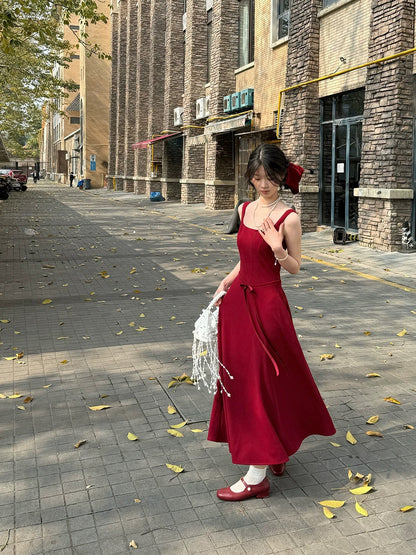Wind and smoke / Flowing fire original French red suspender dress female spring and summer new slim temperament slim long skirt