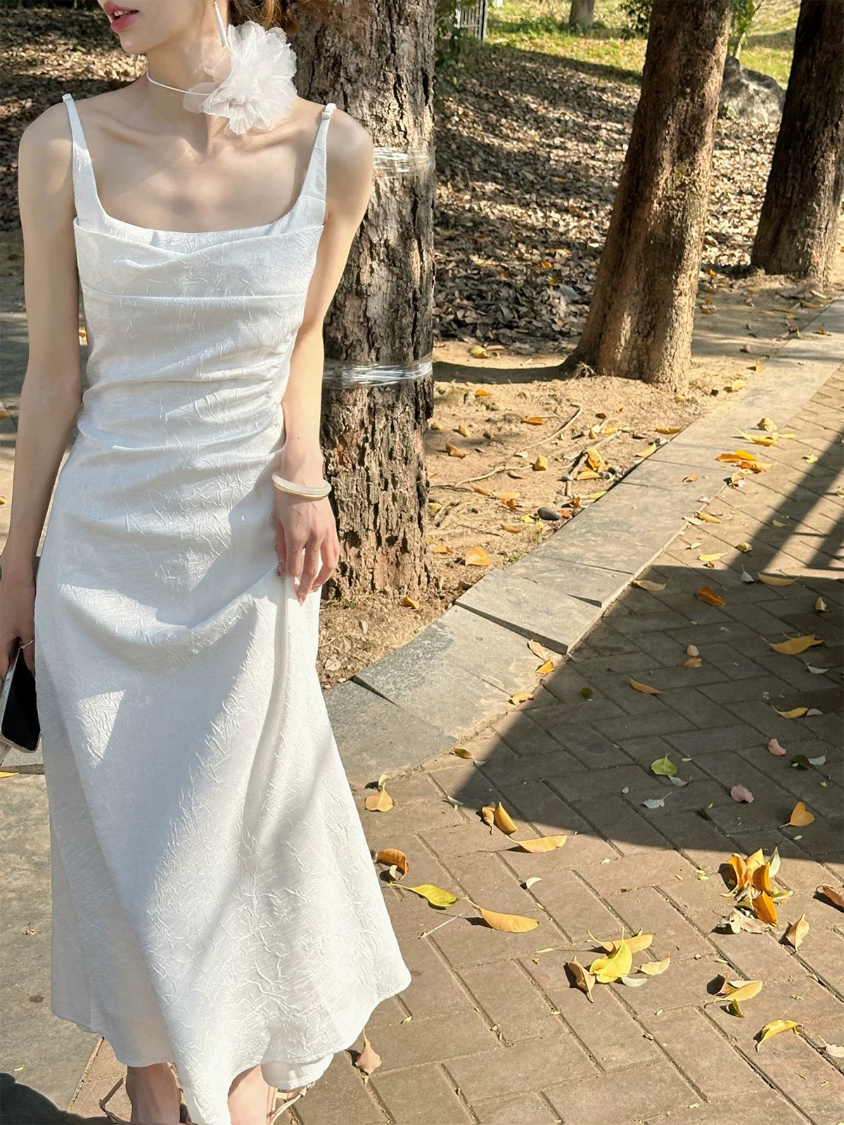 Wind and smoke / streamer textured satin dress French retro green suspender dress slim long dress