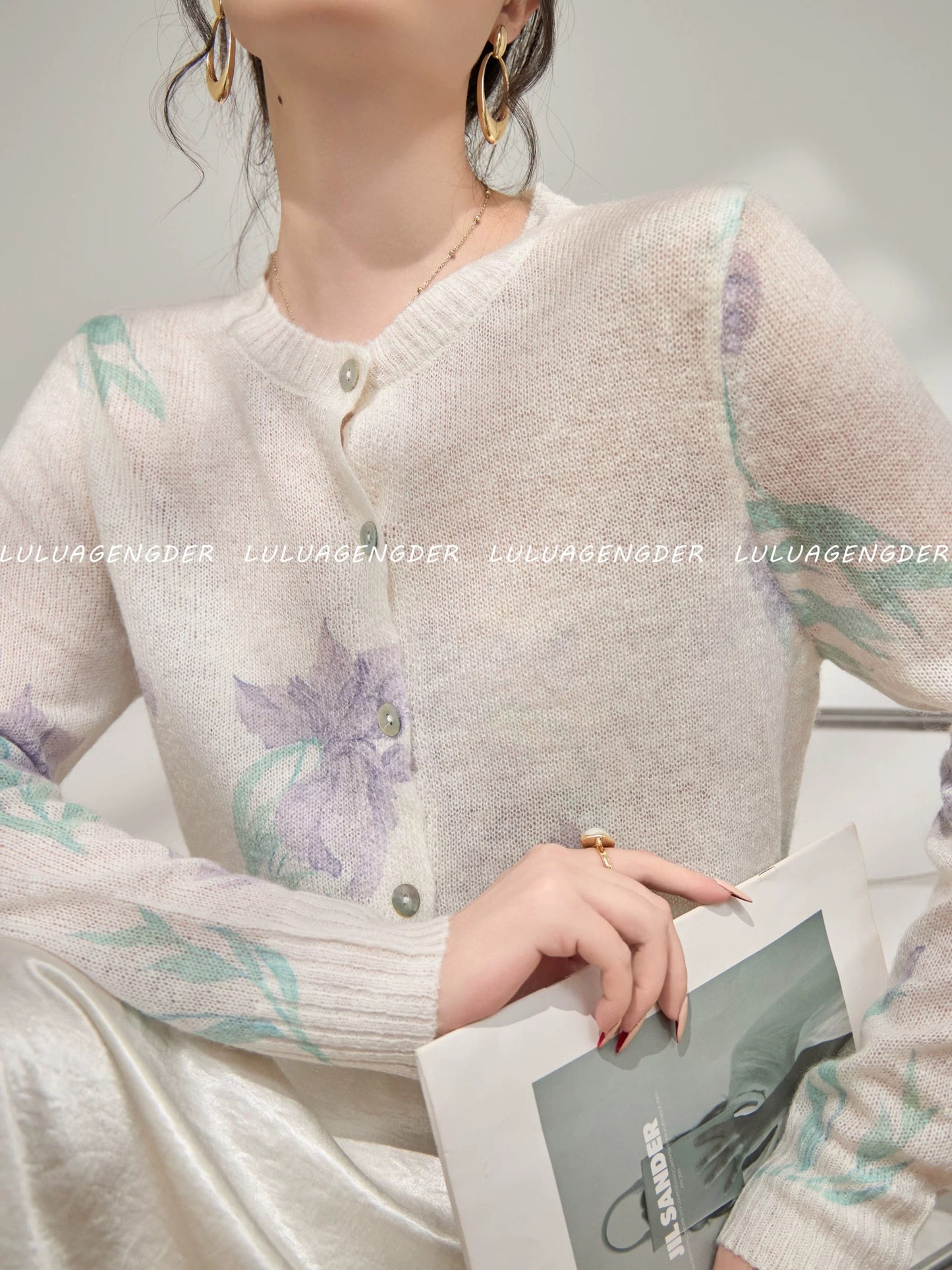 Lulu's style, fashionable and versatile printed knitted cardigan, new autumn/winter design, unique and distinctive top.