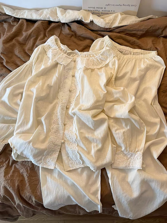 Japanese-style minimalist cotton-gauze pajama set for women—2026 spring new arrival featuring lace trim, a loose fit, and long sleeves with trousers.