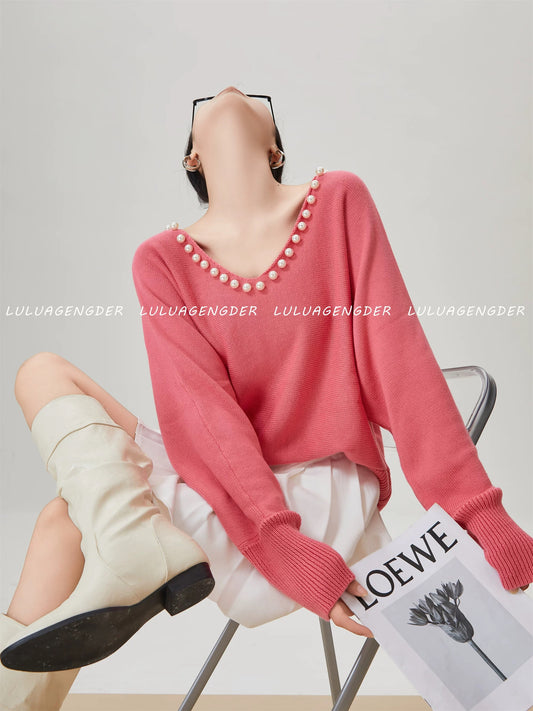 [In Stock] Lulu's style sweater, relaxed and sophisticated, 2025 autumn, pearl-trimmed V-neck soft knit sweater