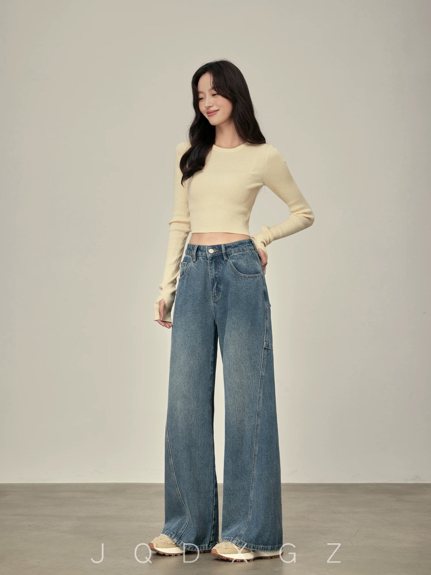 The rise of small women's high-waisted jeans, lazy and loose-feeling wide-leg pants, spring and autumn slimming and high-skimming pants