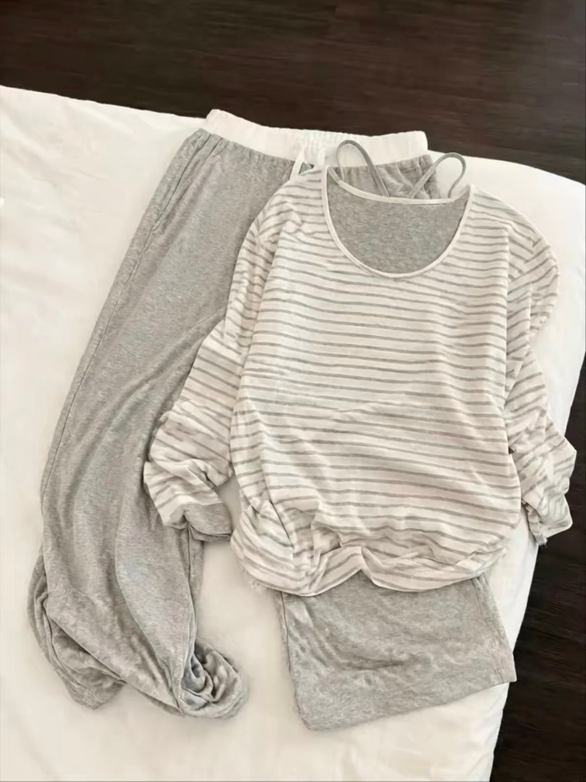 Korean-style striped long-sleeve top, camisole, and trousers 3-piece pajama set (suitable for casual outings) – Autumn 2026 New Arrival