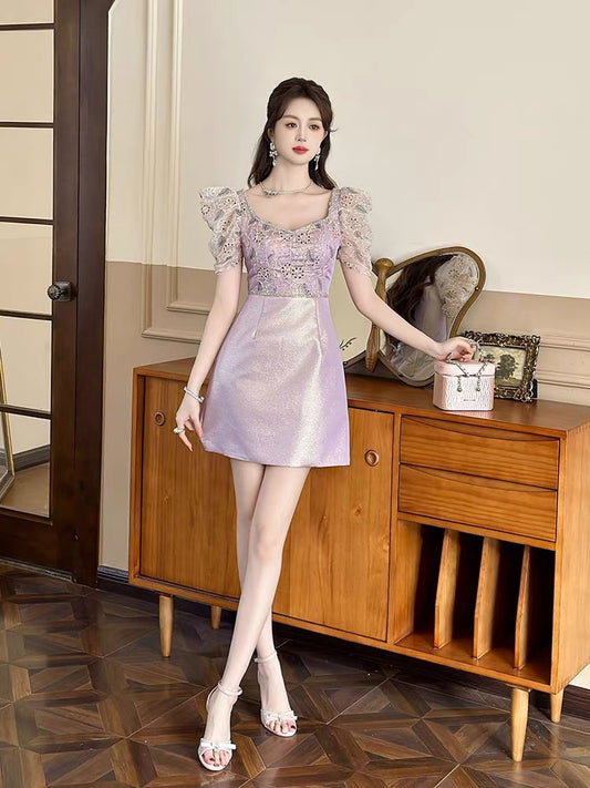 Elegant and unique design lace short-sleeved dress for women, niche temperament, light mature style, slim square neck hip skirt