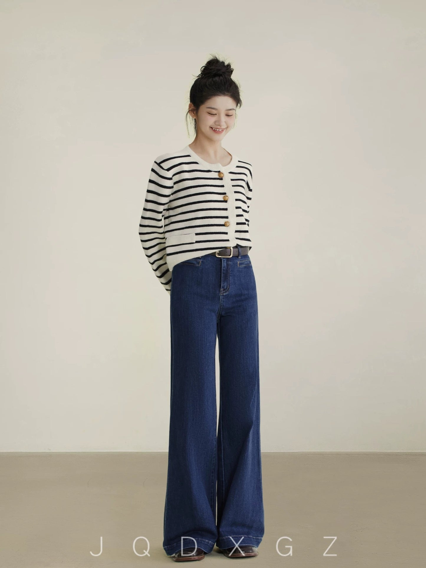 The rise of small women's low-leg bell bottoms, spring and autumn high-waisted bootcut jeans, dark blue loose wide-leg pants