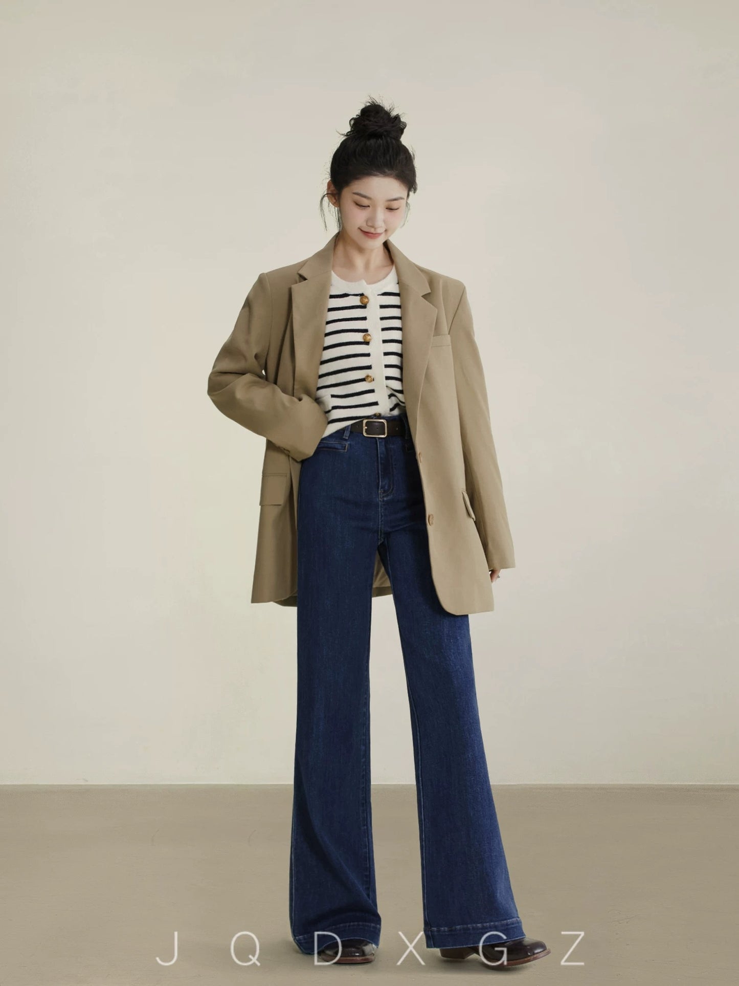The rise of small women's low-leg bell bottoms, spring and autumn high-waisted bootcut jeans, dark blue loose wide-leg pants