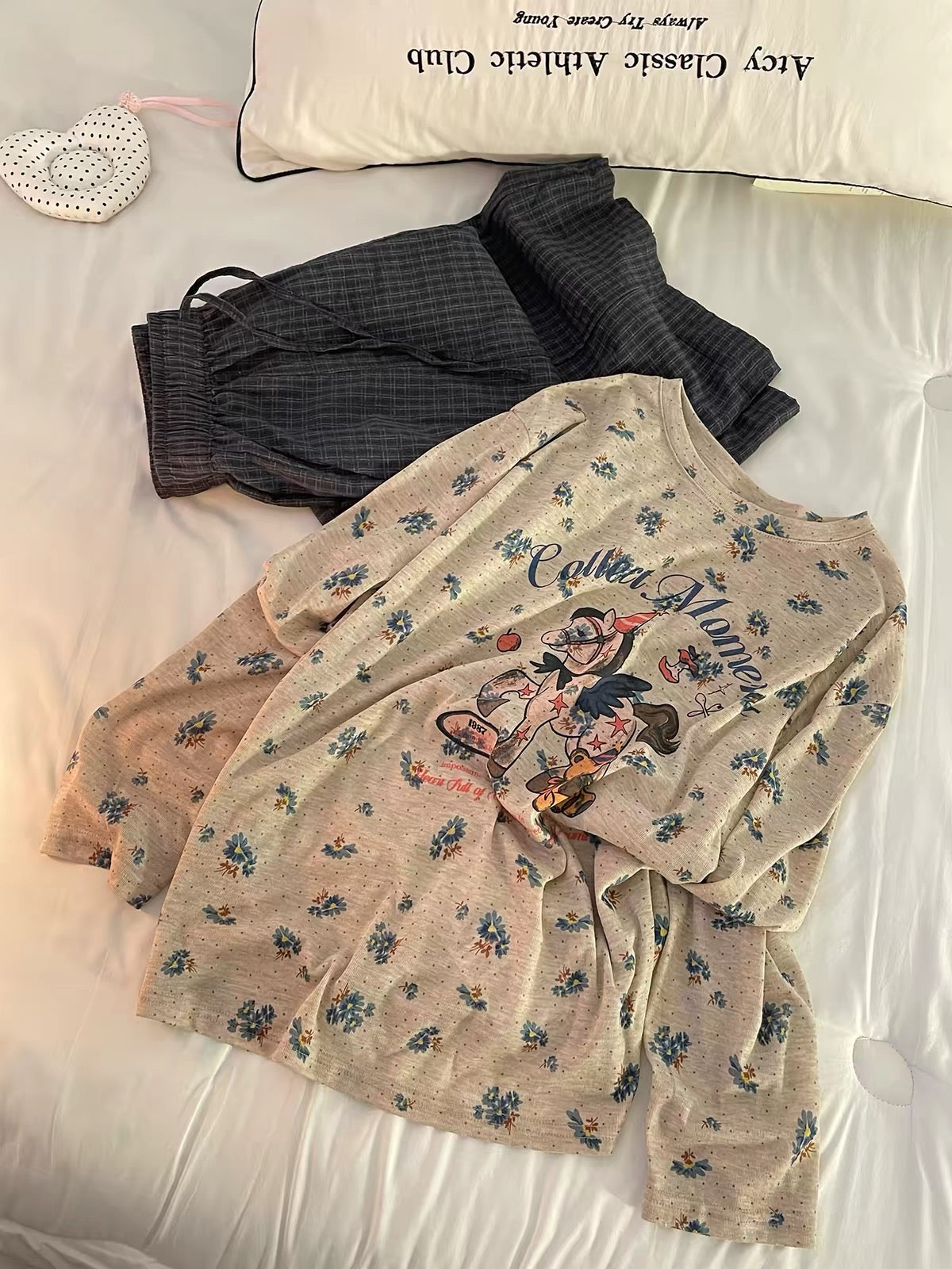 Stylish Plus-Size Long-Sleeve Pajama Set with Pony Motif – Early Autumn 2026 New Arrival (Suitable for Lounging or Casual Outings)