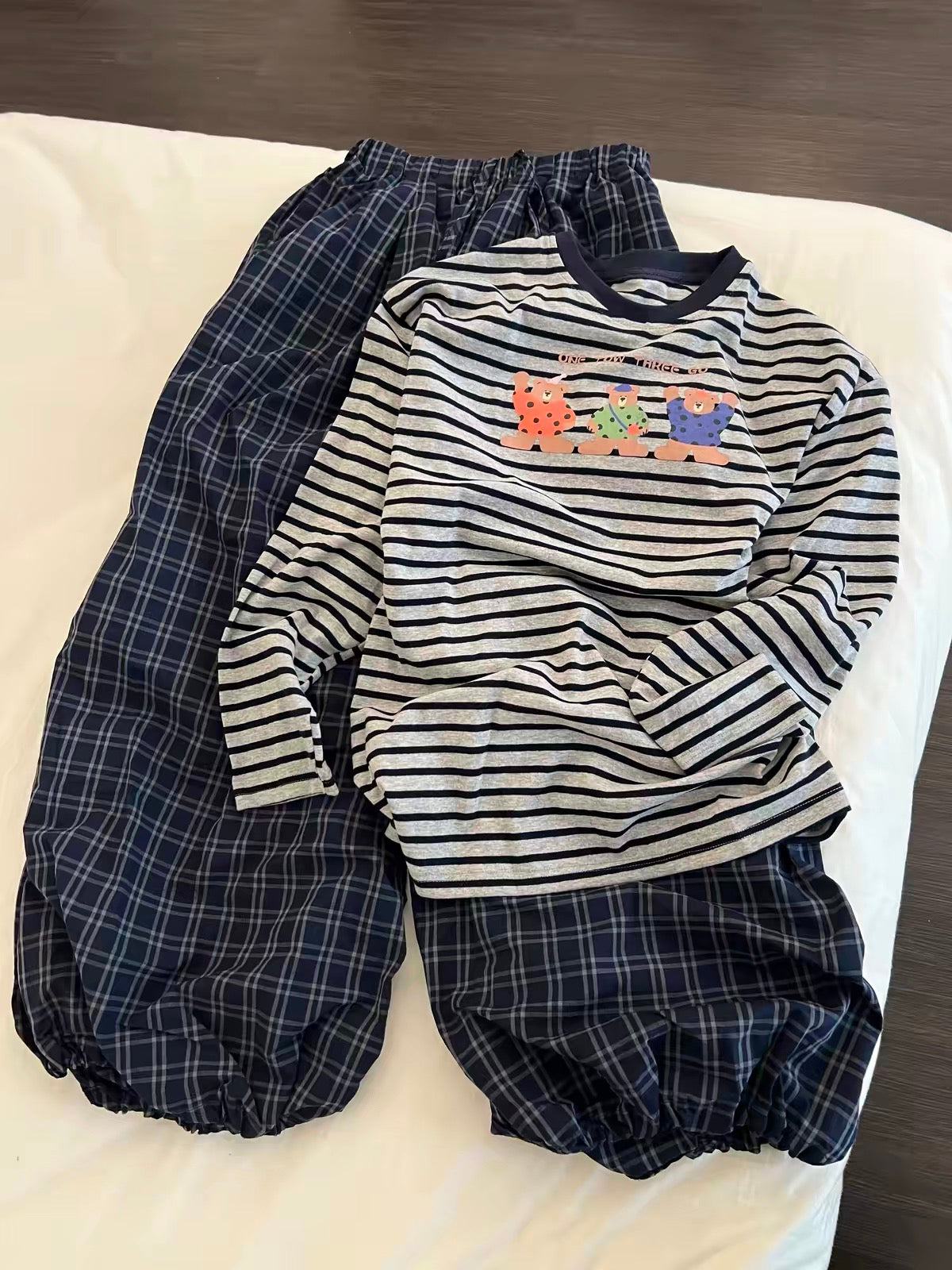 Women's Autumn Loungewear Set: Long-Sleeve Striped Top with Bear Motif & Loose Plaid Pants (Suitable for Casual Outings) – Korean Style