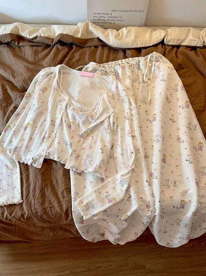 Plus-size early autumn sweet floral camisole pajama set (2026 new style): 3-piece loungewear set featuring a cardigan, trousers, and camisole—suitable for wearing outdoors.