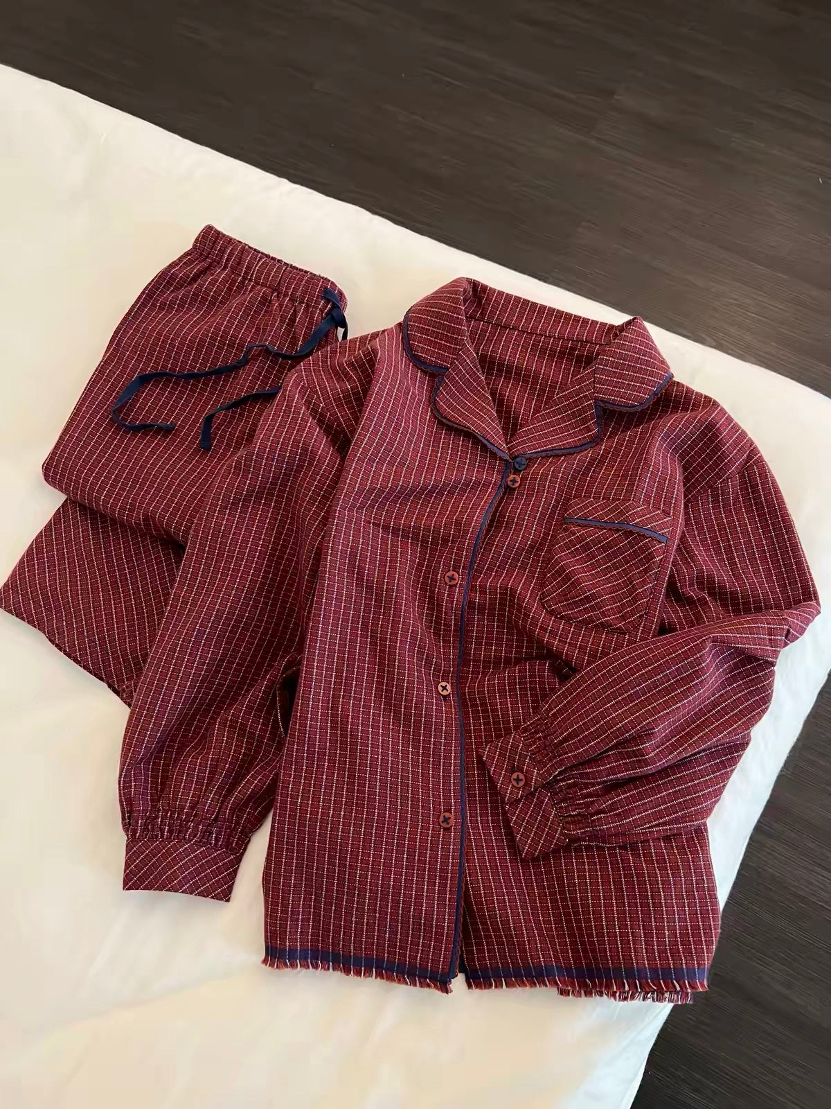 Women's Retro Red Striped Long-Sleeve Pajama Set – New Autumn Style; Loose Cardigan & Pants; Suitable for Lounging or Casual Outings.