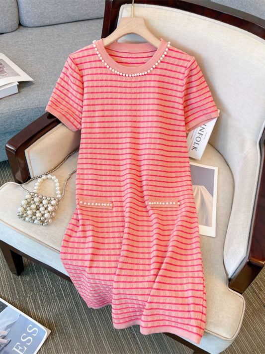 The counter shopping mall has withdrawn the international big-name cut-off single-tail single fashion retro pink short-sleeved knitted dress for women