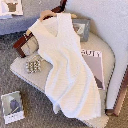Waist slimming, gentle and beautiful skirt for women in summer, sweet and salty, small fragrance, slim fit v-neck knitted dress
