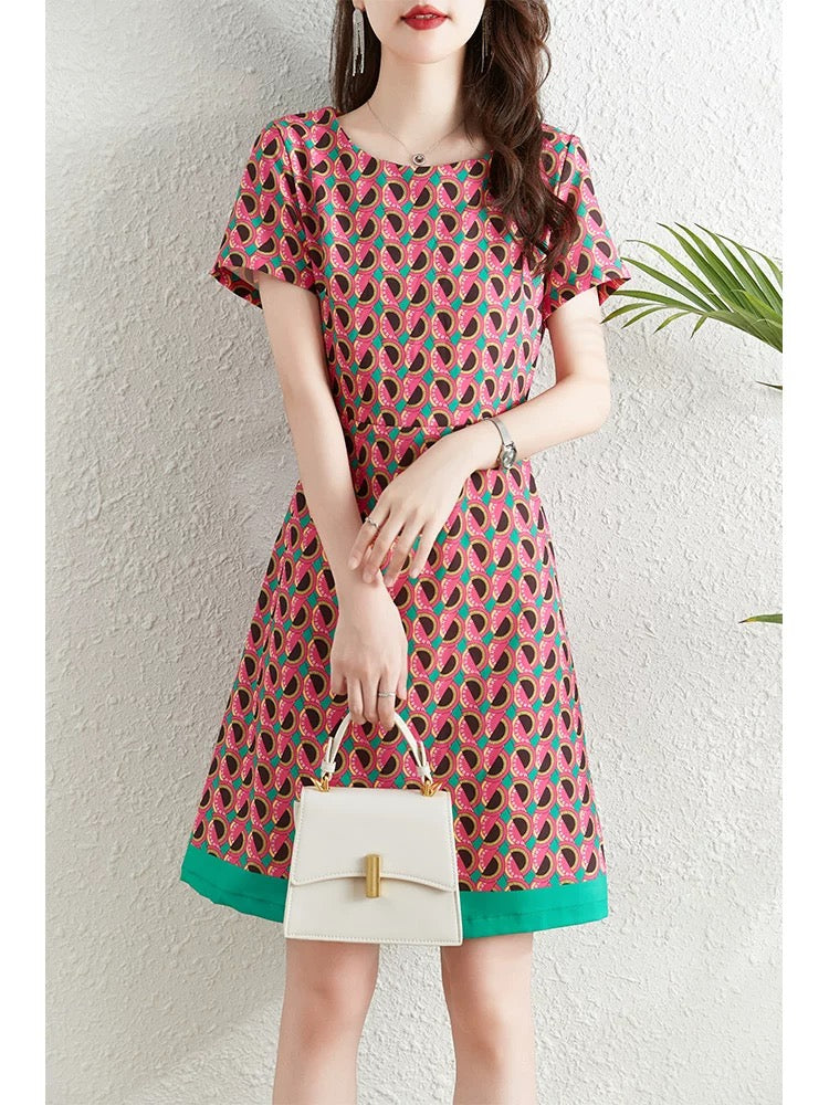 Fashionable age-reducing printed dress for women summer 2024 new French style waist slimming elegant a-line skirt