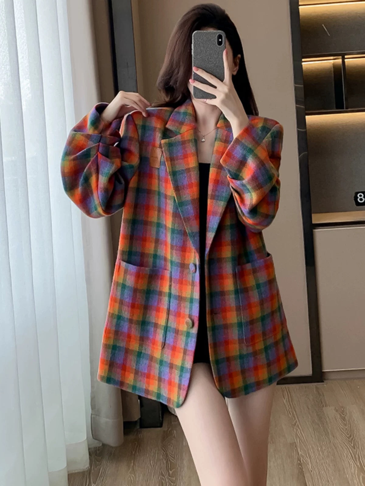 Korean-style plaid suit jacket, new spring/autumn 2025 style, sophisticated and retro-inspired for commuting.