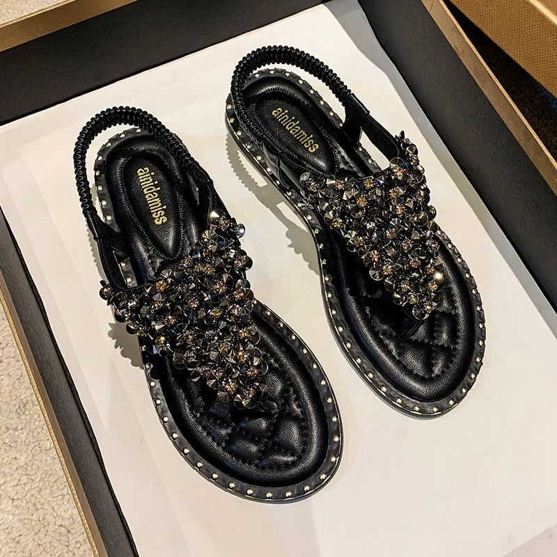 Genuine leather toe-ring sandals with a chic French style — lightweight, feminine, and perfect for summer.