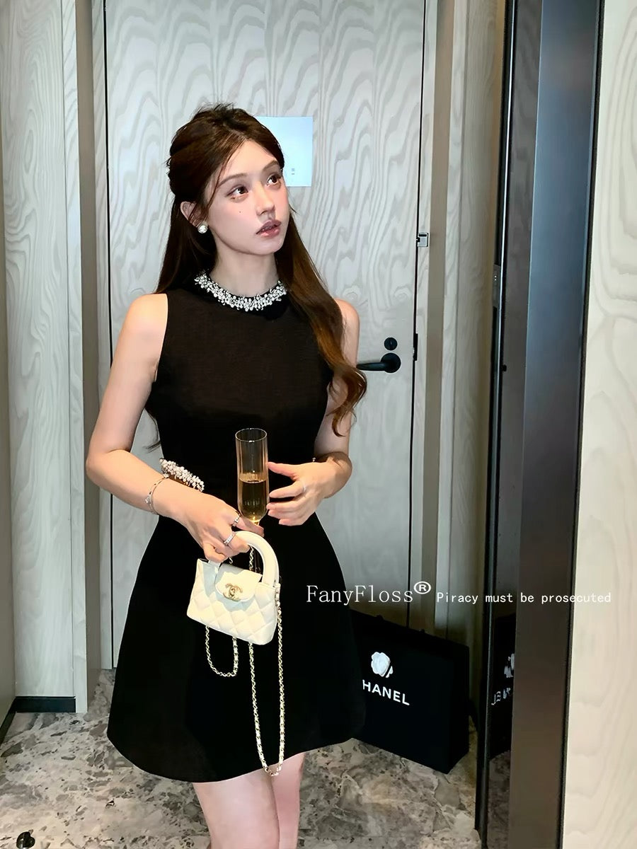 FanyFloss Luxury Diamond-Studded Waist-Definition Hollow-Out Dress for –  Lee Nhi Boutique