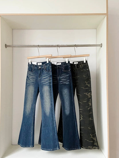 Washed blue high-waisted, hip-lifting, slimming denim wide-leg pants, new autumn 2025 style, Korean style, versatile straight leg trousers.
