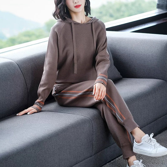 Mom casual sweatshirt suit for women in autumn, loose and slim, middle-aged and elderly women's hooded sportswear two-piece suit