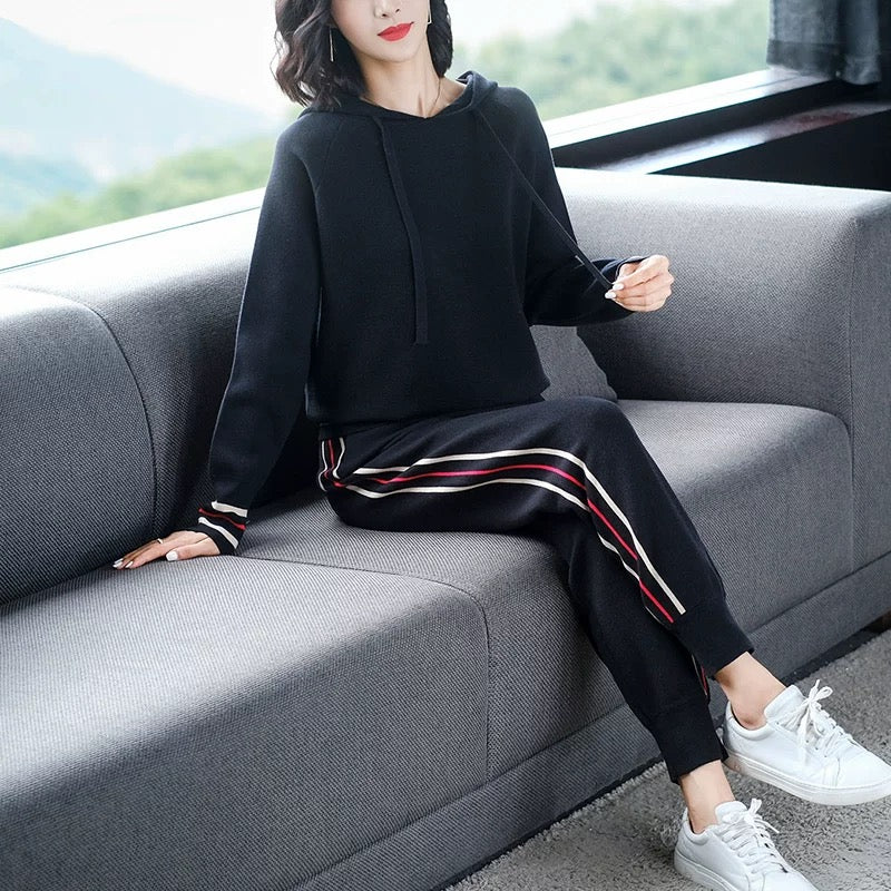Mom casual sweatshirt suit for women in autumn, loose and slim, middle-aged and elderly women's hooded sportswear two-piece suit