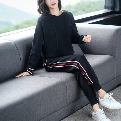 Mom casual sweatshirt suit for women in autumn, loose and slim, middle-aged and elderly women's hooded sportswear two-piece suit