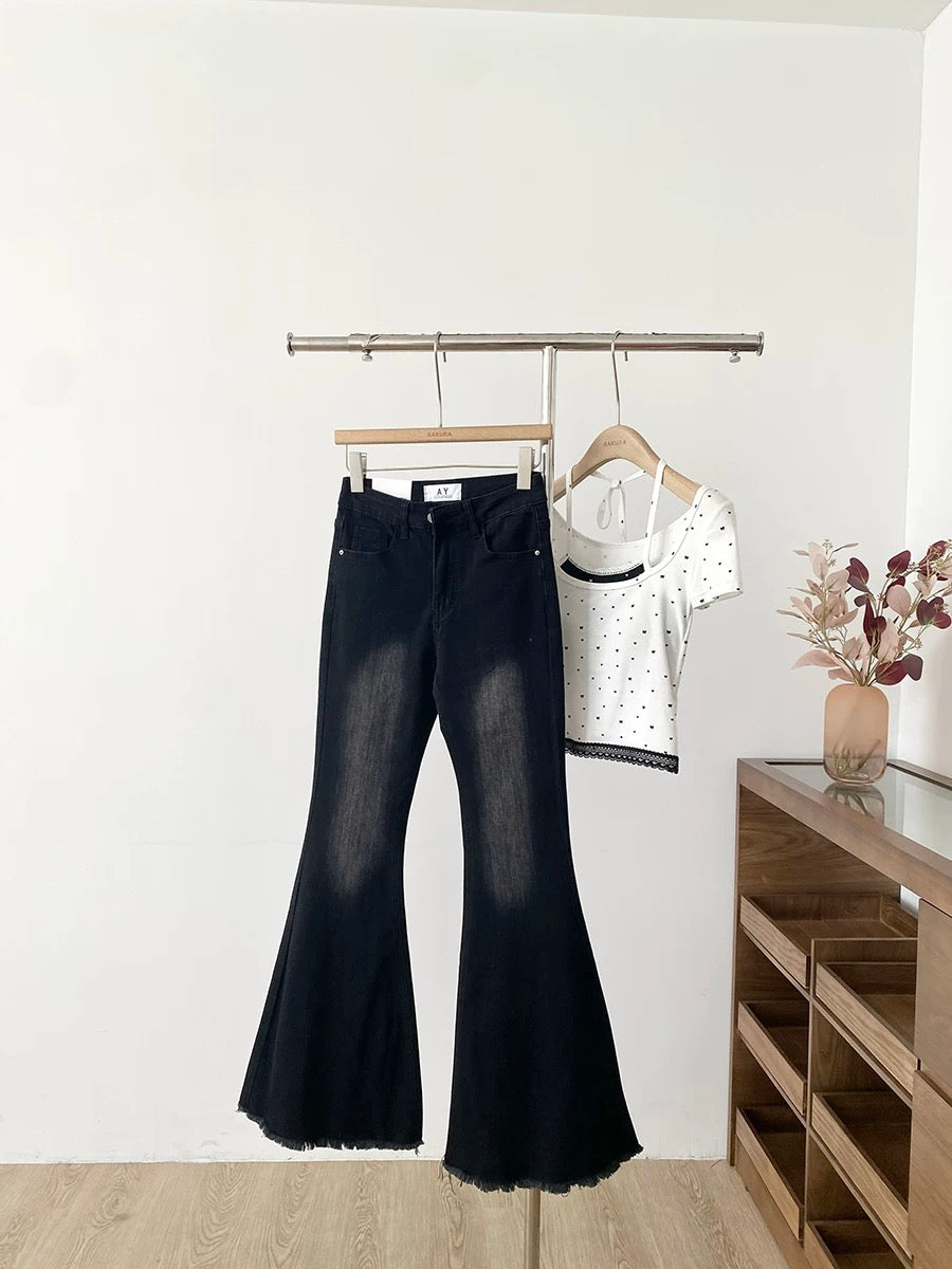 Women's high-waisted flared jeans with frayed hem, new autumn 2025 style, Korean style, versatile, slimming, hip-lifting, suitable for wearing outside.