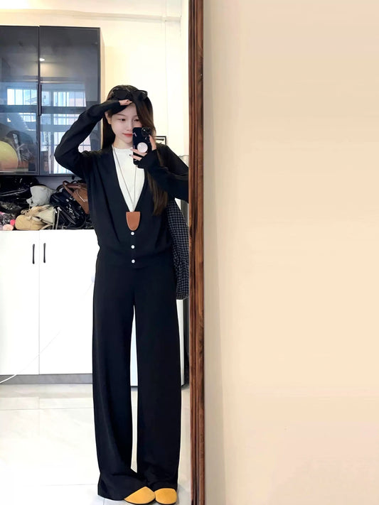 Korean style casual sportswear set, V-neck faux two-piece long-sleeved sweater for women, autumn 2025, high-waisted wide-leg pants two-piece set.