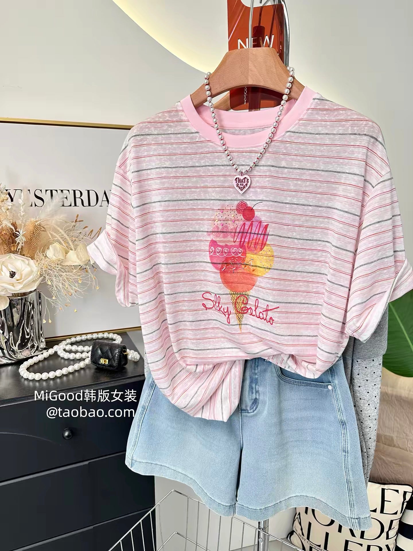 Summer Dopamine Ice Cream ~ 2026 New Korean Style Fashionable Pink Striped Loose Round Neck T-Shirt for Women (Thin)