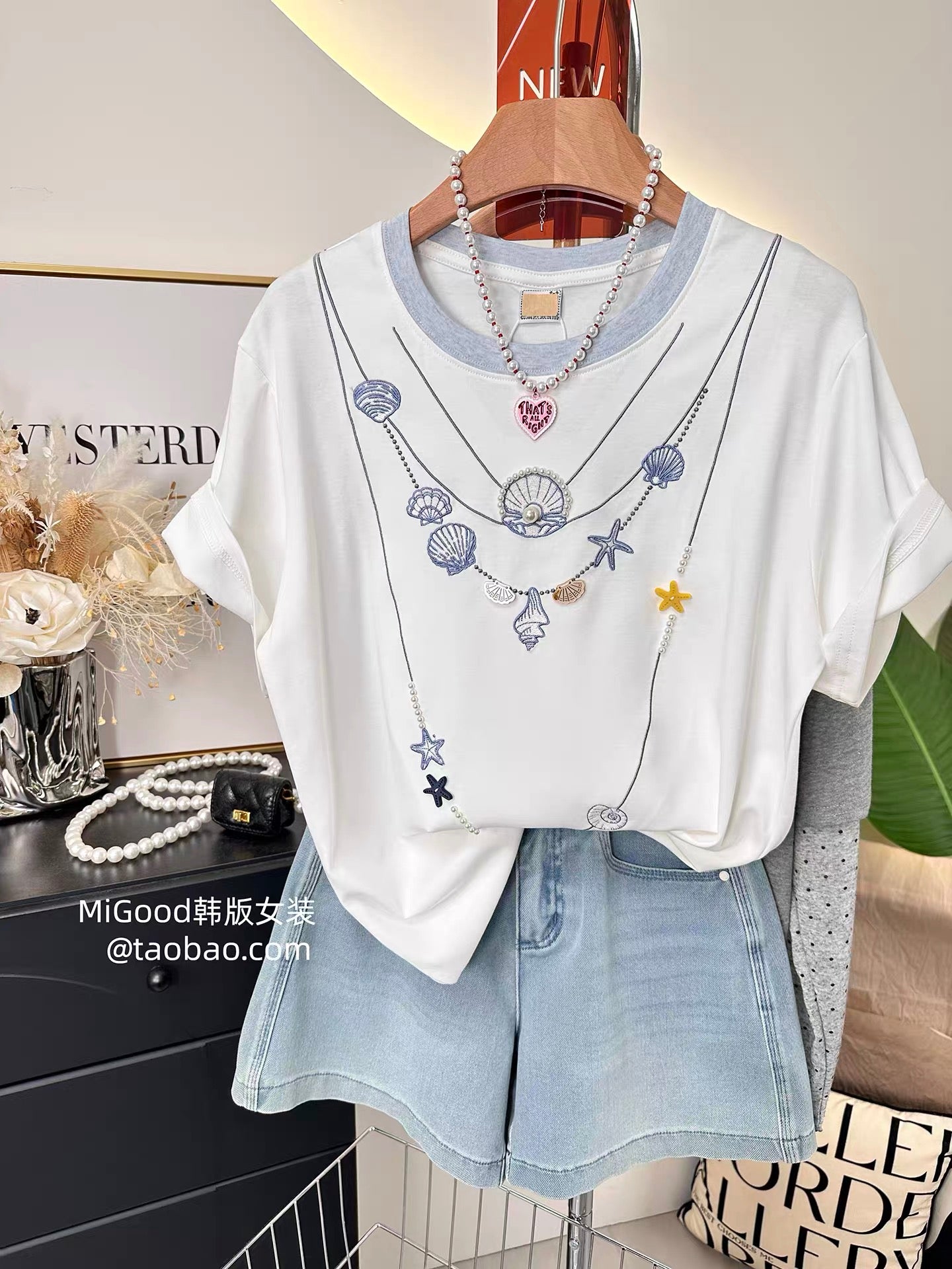 Shell and pearl necklace design ~ Summer 2026 new Korean style heavy embroidery loose color-block round neck t-shirt for women