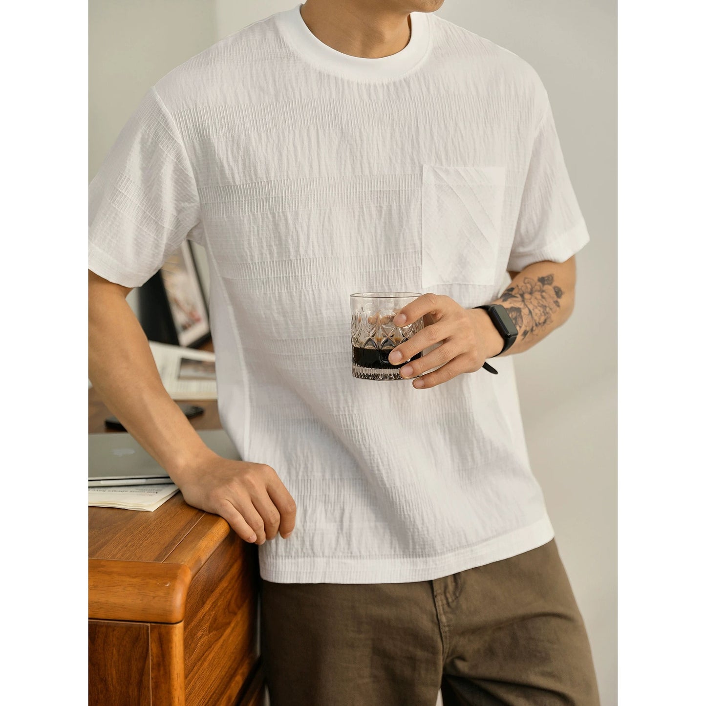 LUUD high-grade texture Tencel thin short-sleeved T-shirt men's summer light luxury temperament splicing slit round neck top