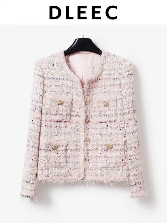 DLEEC Romantic Vibe – Pink Tweed "-Style" Jacket: A Youthful, Sophisticated Piece Featuring Intricate Craftsmanship, Sequins, and Fancy Textured Yarn.