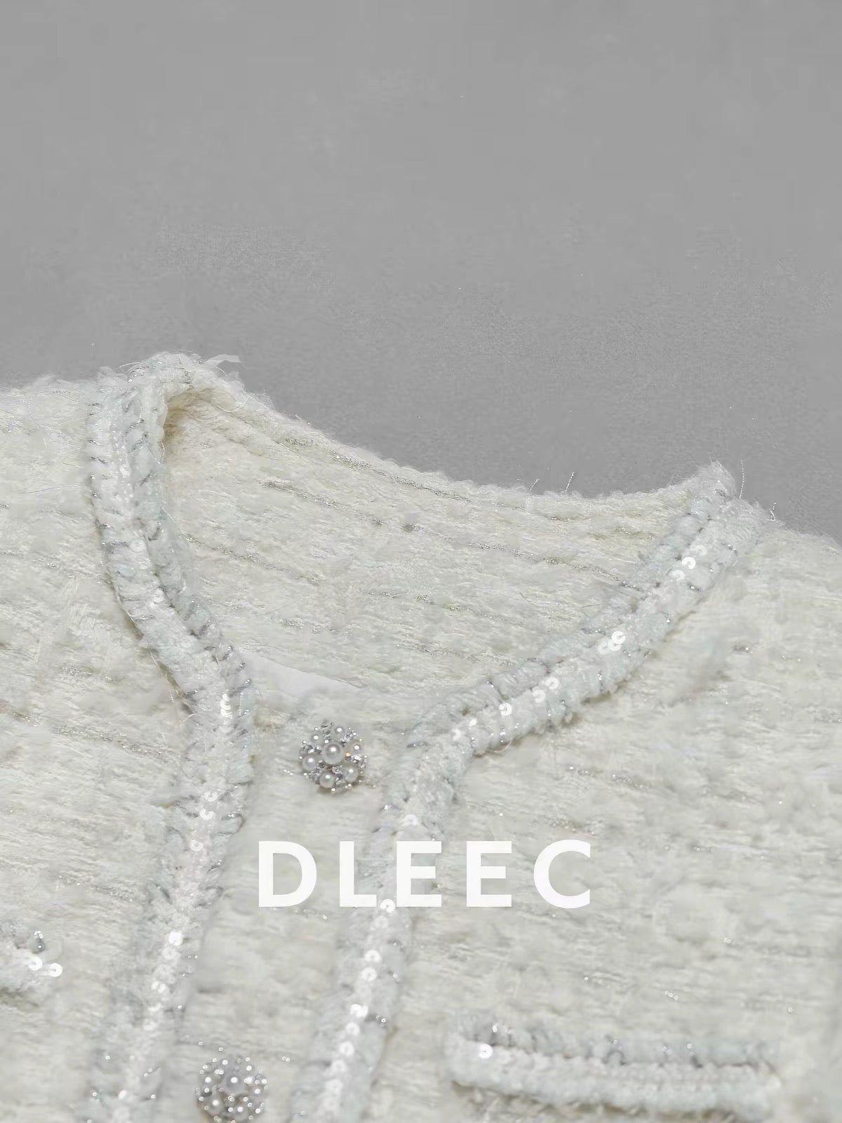 DLEEC Autumn/Winter Premium Padded Tweed Jacket – Slim-Fit "-Style" Design with Textured Fabric and Silver-Thread Sequin Trim.