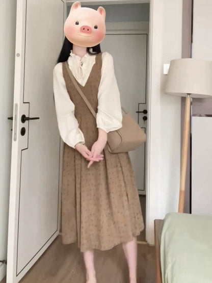 French-style vintage floral dress for women, spring and autumn 2025, elegant and slimming, two-piece set with inner vest and long dress.