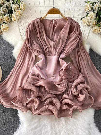 High-end European and American style heavy-duty flowing tulle V-neck dress for women, niche style waist-cinching slimming puffy ruffle short skirt