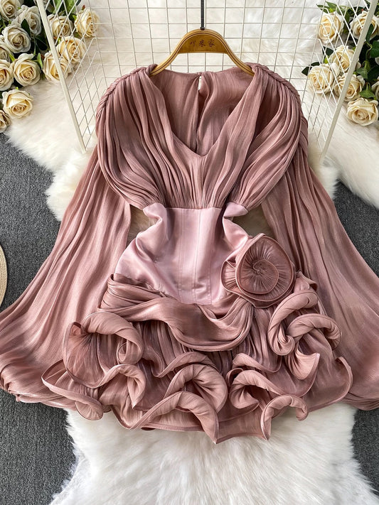 High-end European and American style heavy-duty flowing tulle V-neck dress for women, niche style waist-cinching slimming puffy ruffle short skirt