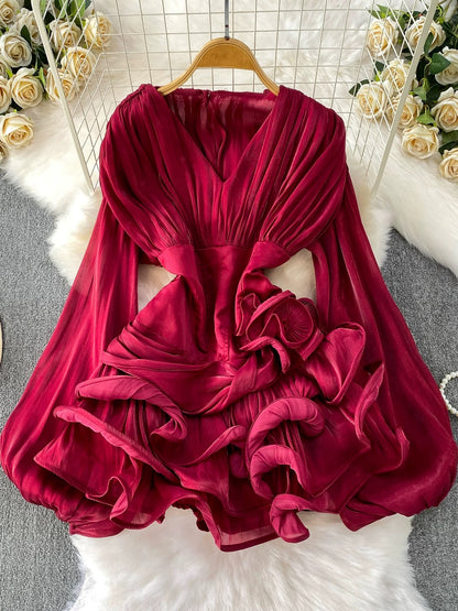 High-end European and American style heavy-duty flowing tulle V-neck dress for women, niche style waist-cinching slimming puffy ruffle short skirt