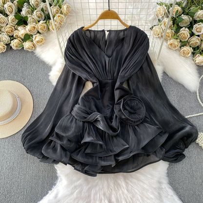 High-end European and American style heavy-duty flowing tulle V-neck dress for women, niche style waist-cinching slimming puffy ruffle short skirt