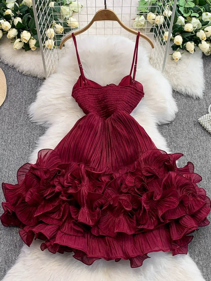 Sweet and trendy European and American style 3D ruffled halter dress for women, perfect for summer, slimming and flattering, with a flared princess silhouette.