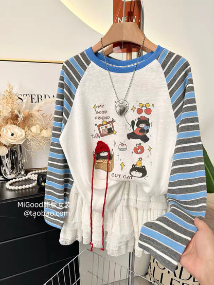 Highly Recommended: A stylish, trendy Korean-style striped T-shirt for women—featuring a loose, slimming fit, raglan sleeves, and a cat print with bead embellishments. Perfect for autumn.